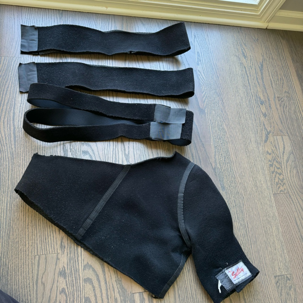 Preowned DonJoy Sully Shoulder Brace. Size M